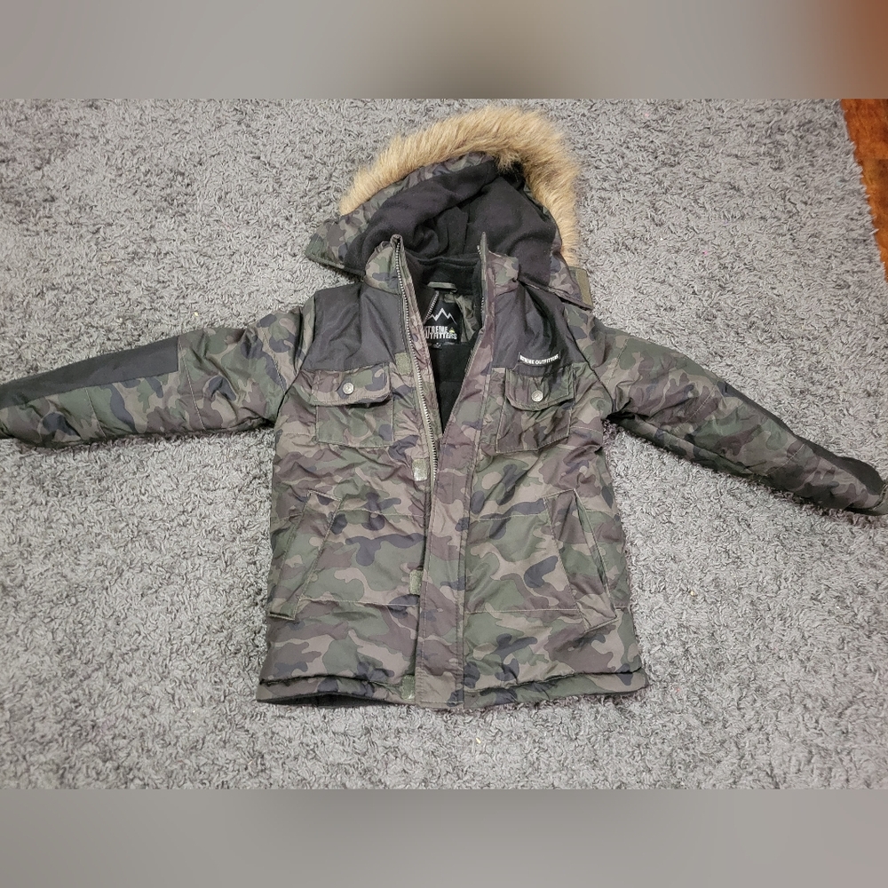 Children's Camouflage Puffer Jacket with Faux Fur Trim
